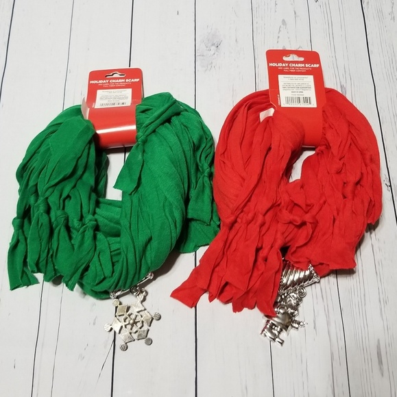 Holiday Charm Scarf Set - Picture 2 of 4
